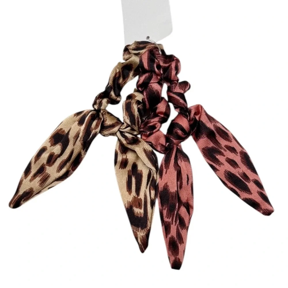 Nordstrom Hair Accessories Bundle Of 3 Scrunchies, Hair Ties, & Clips